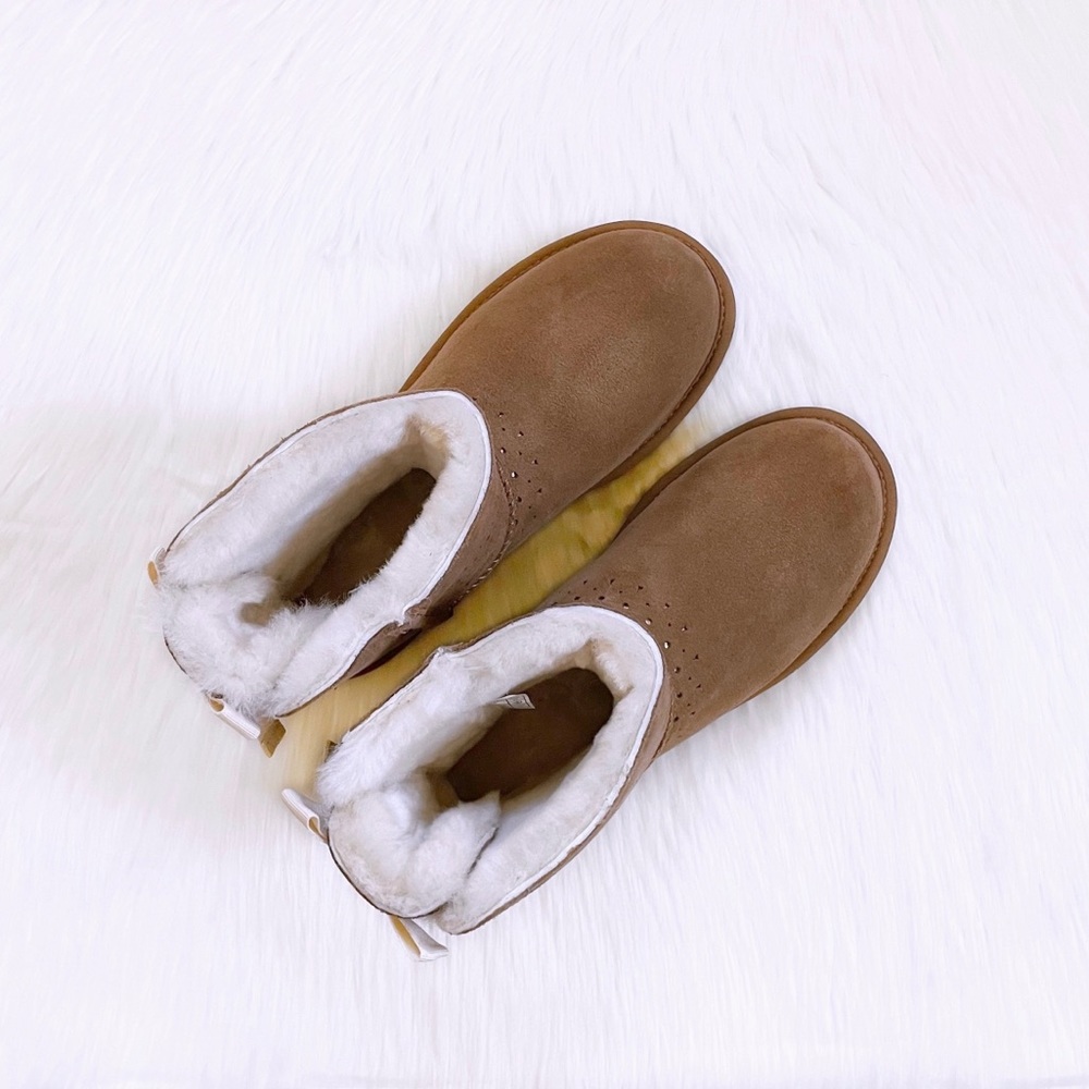 UGG Women’s Dae Sunshine Perf Chestnut Suede Boots - Picture 5 of 8